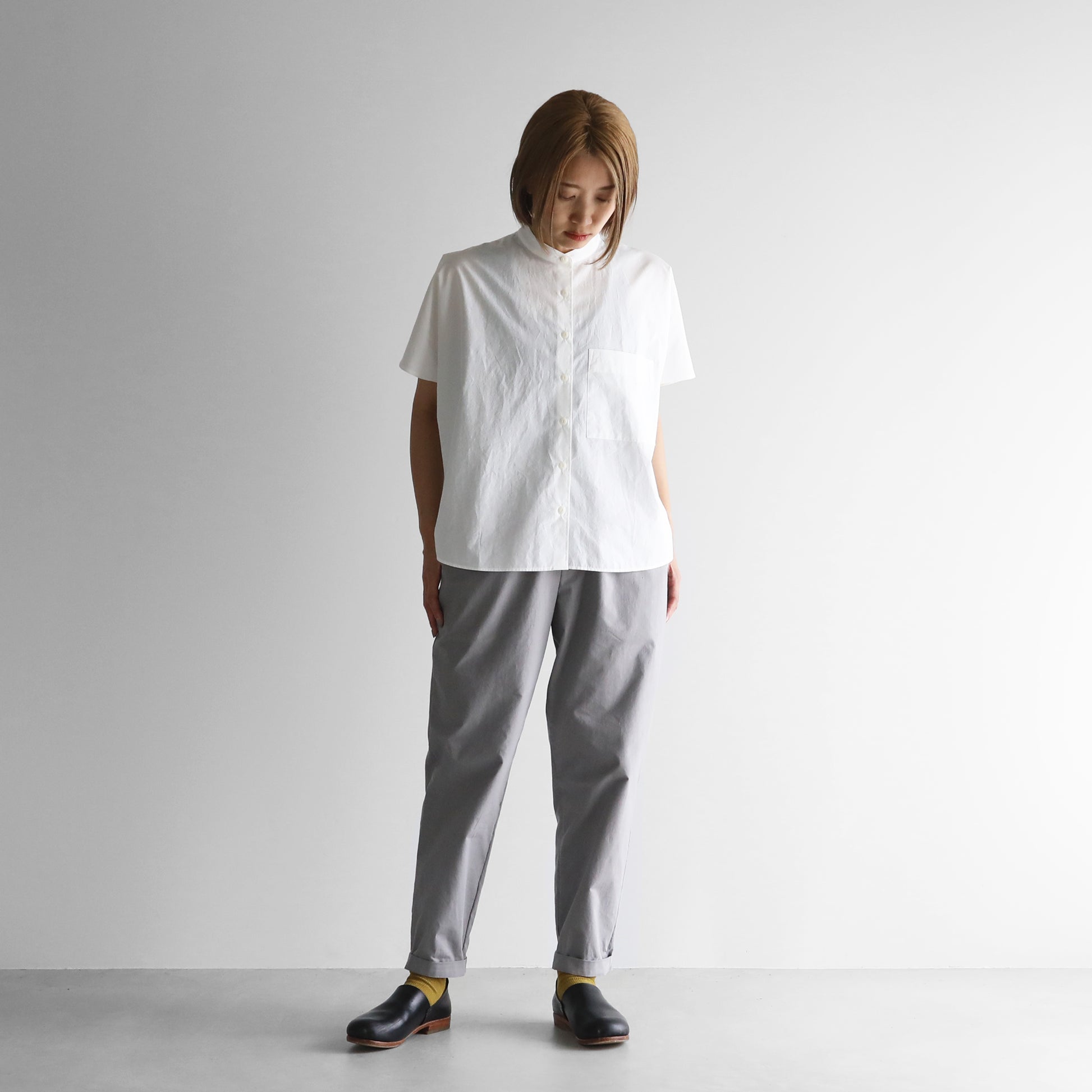 オーガニックコットンバンドカラー半袖ワイドブラウス 【レディス 】U110