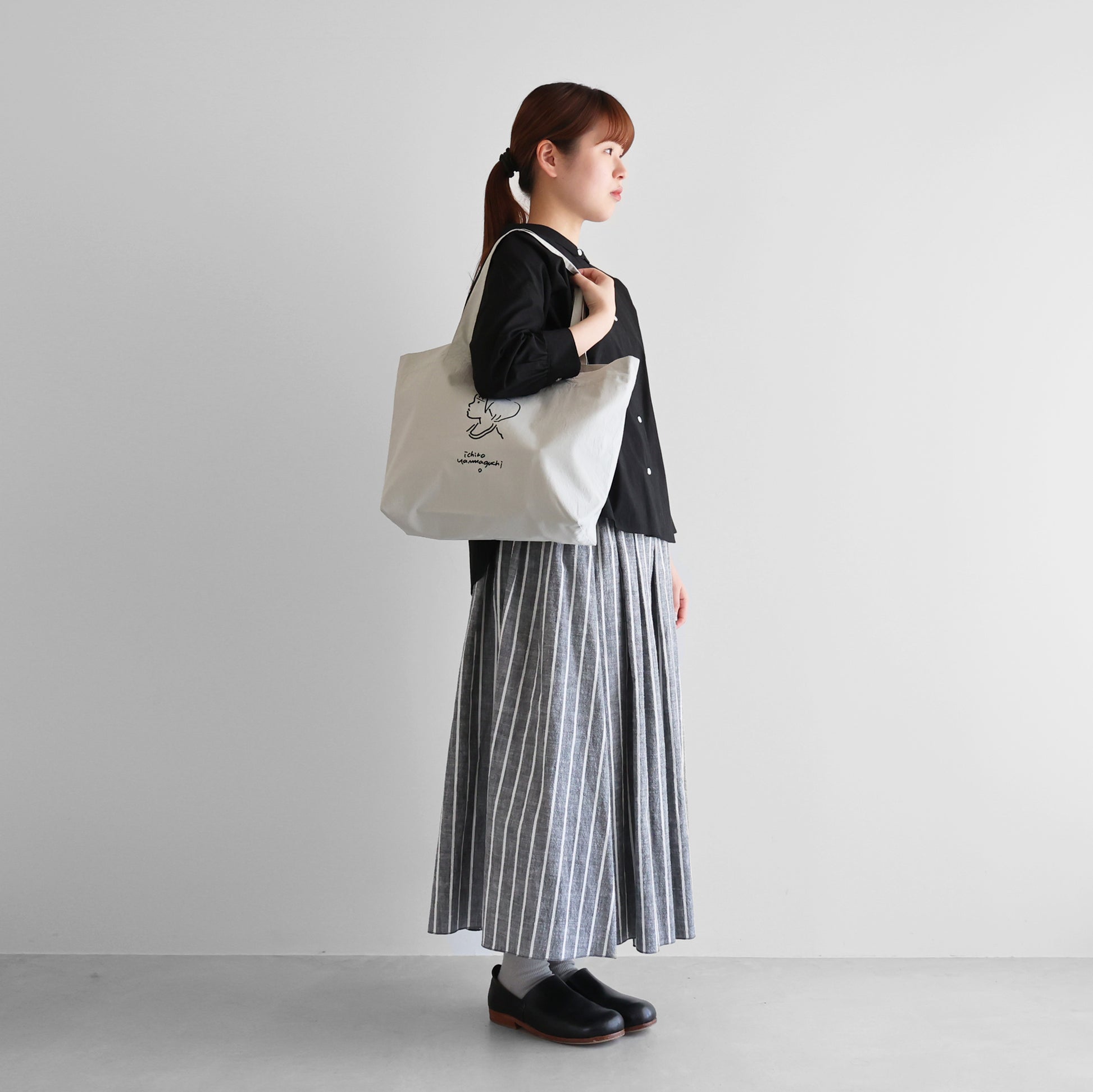 “山口一郎×HUIS”限定トートバッグ【girl 女の子】YHS001