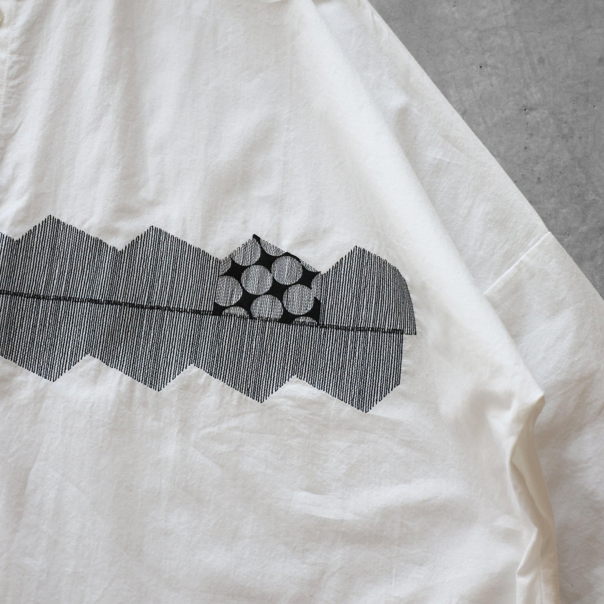 オーガニックコットン刺繍ロングシャツ【ユニセックス】004EM