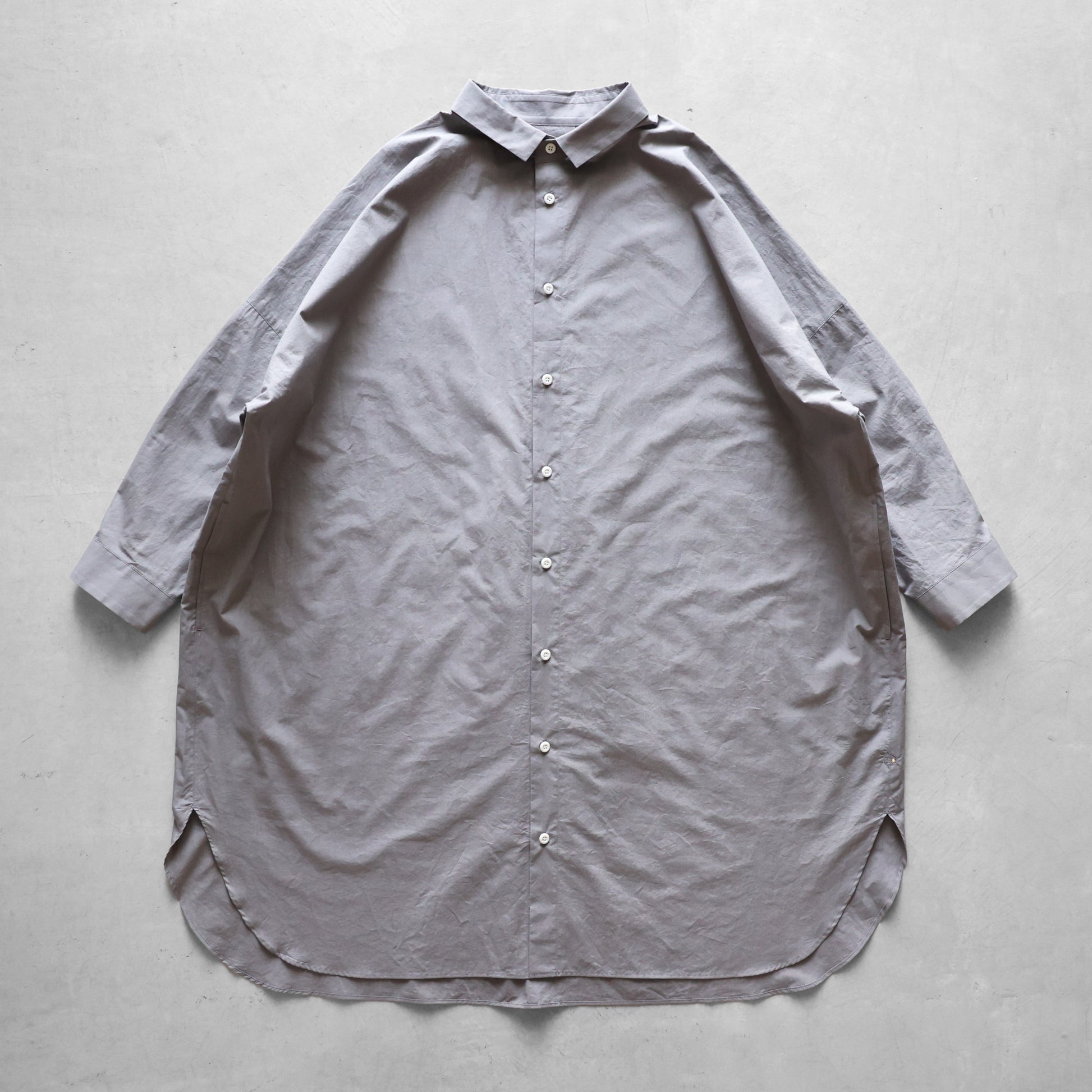 【暮らしのおへそ一田さん×HUISコラボ】タイプライタークロスコットンおへそロングシャツ【ユニセックス】IH016