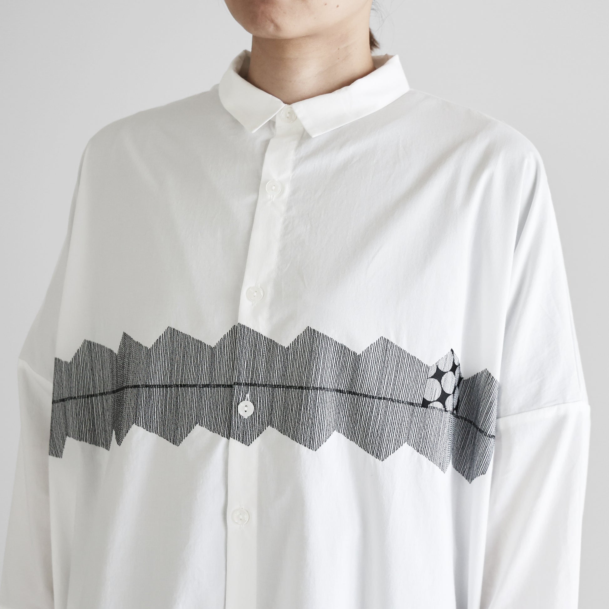 オーガニックコットン刺繍ロングシャツ【ユニセックス】004EM