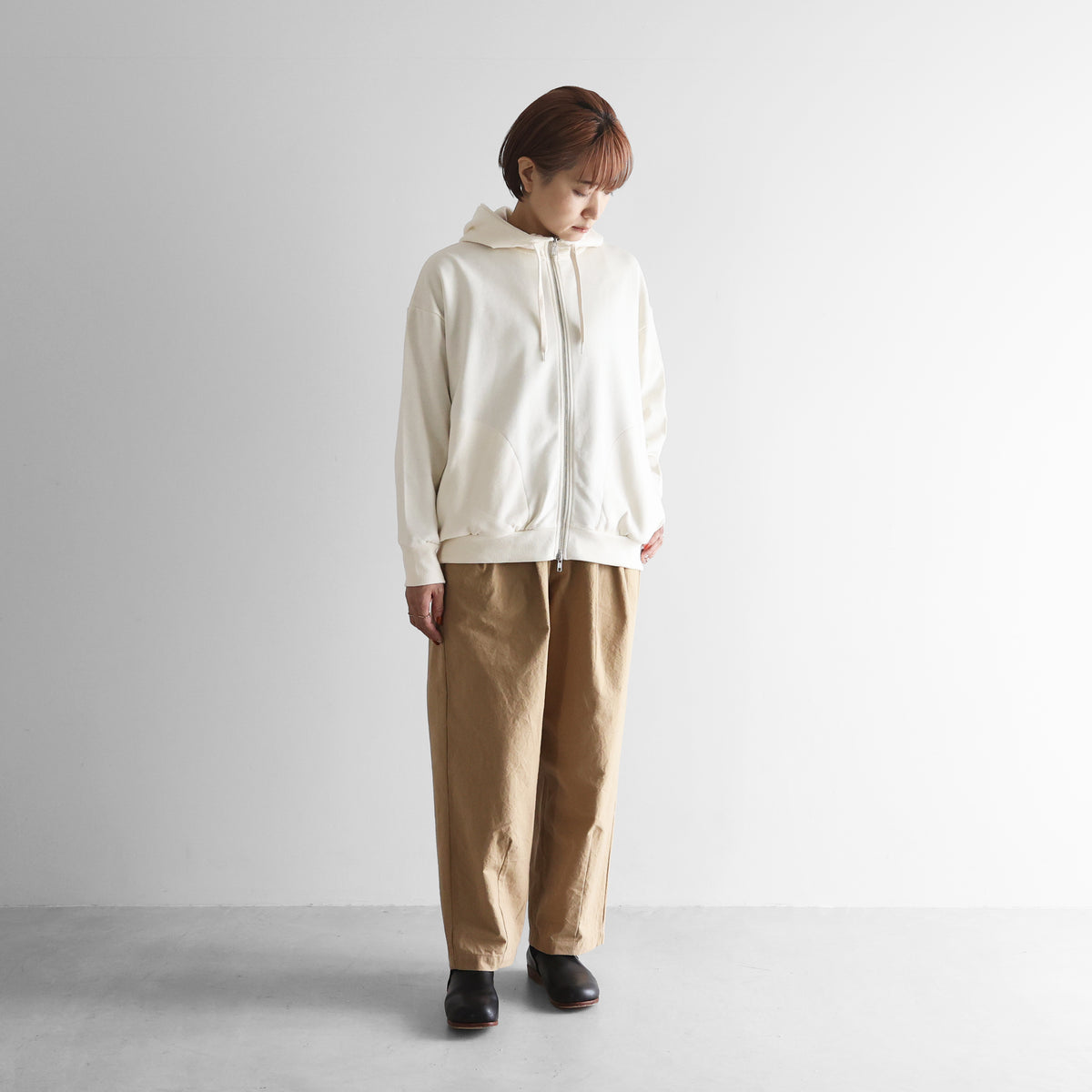【暮らしのおへそ一田さん×HUISコラボ】おへそパーカ【ユニセックス】IHSW701