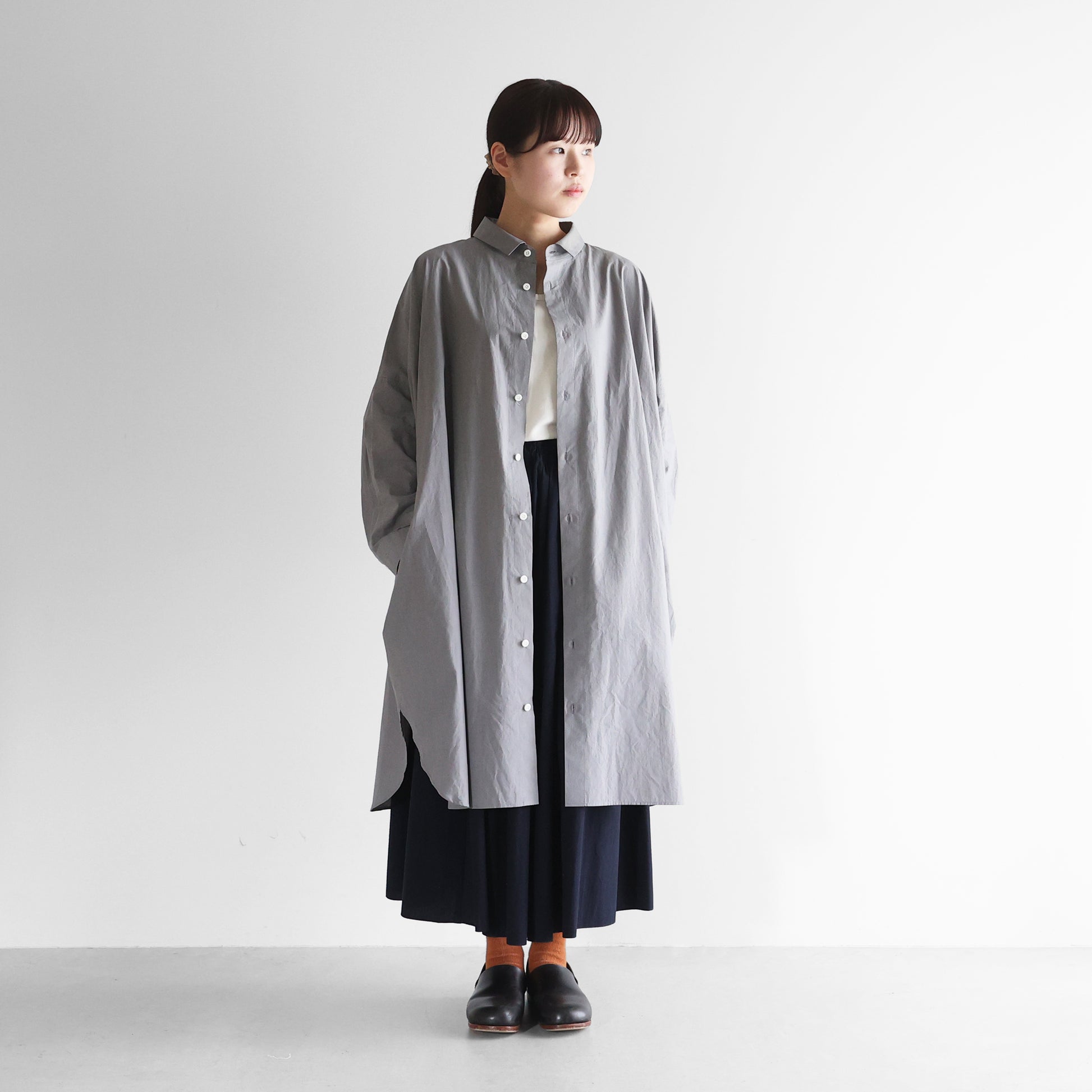 【暮らしのおへそ一田さん×HUISコラボ】タイプライタークロスコットンおへそロングシャツ【ユニセックス】IH016