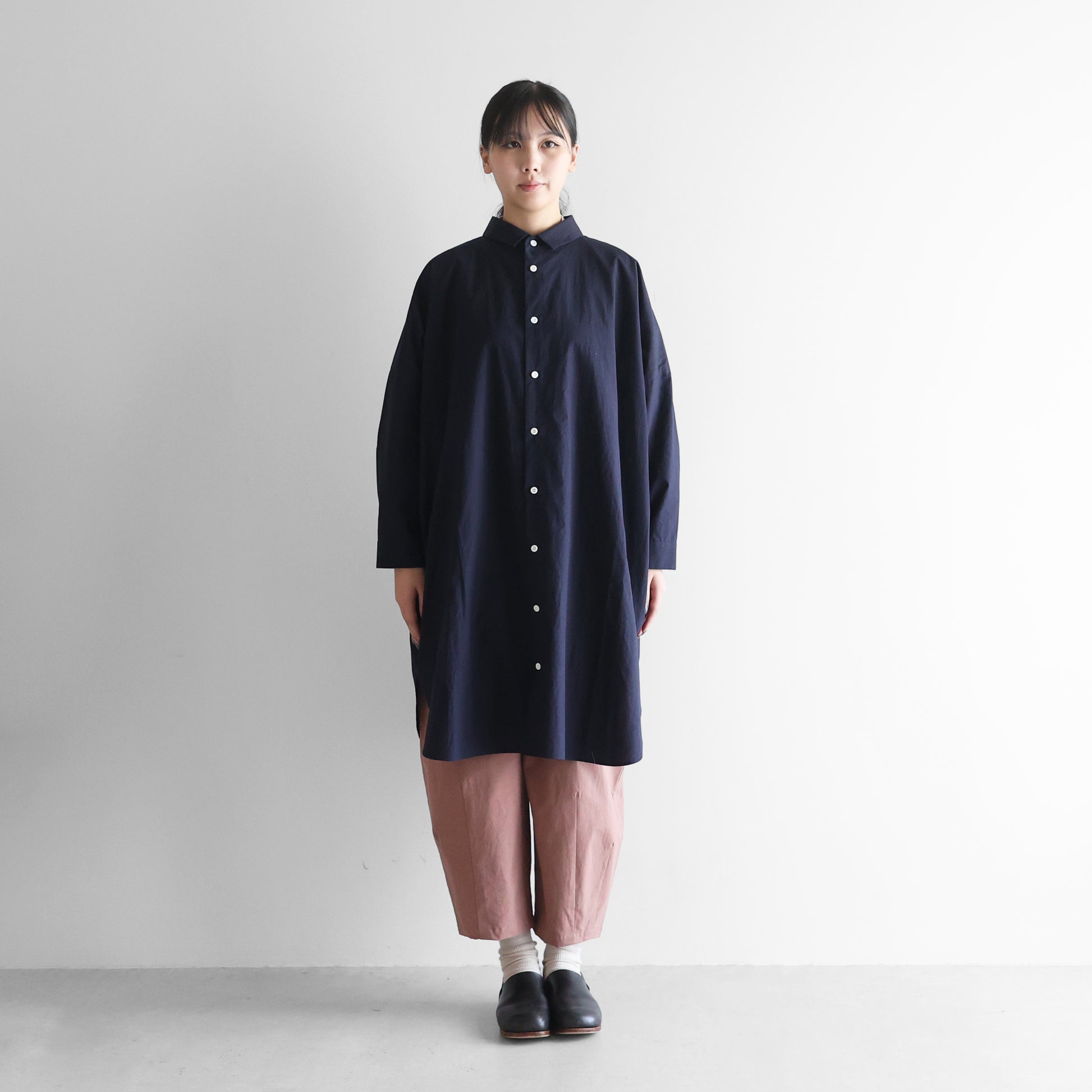 【暮らしのおへそ一田さん×HUISコラボ】タイプライタークロスコットンおへそロングシャツ【ユニセックス】IH016