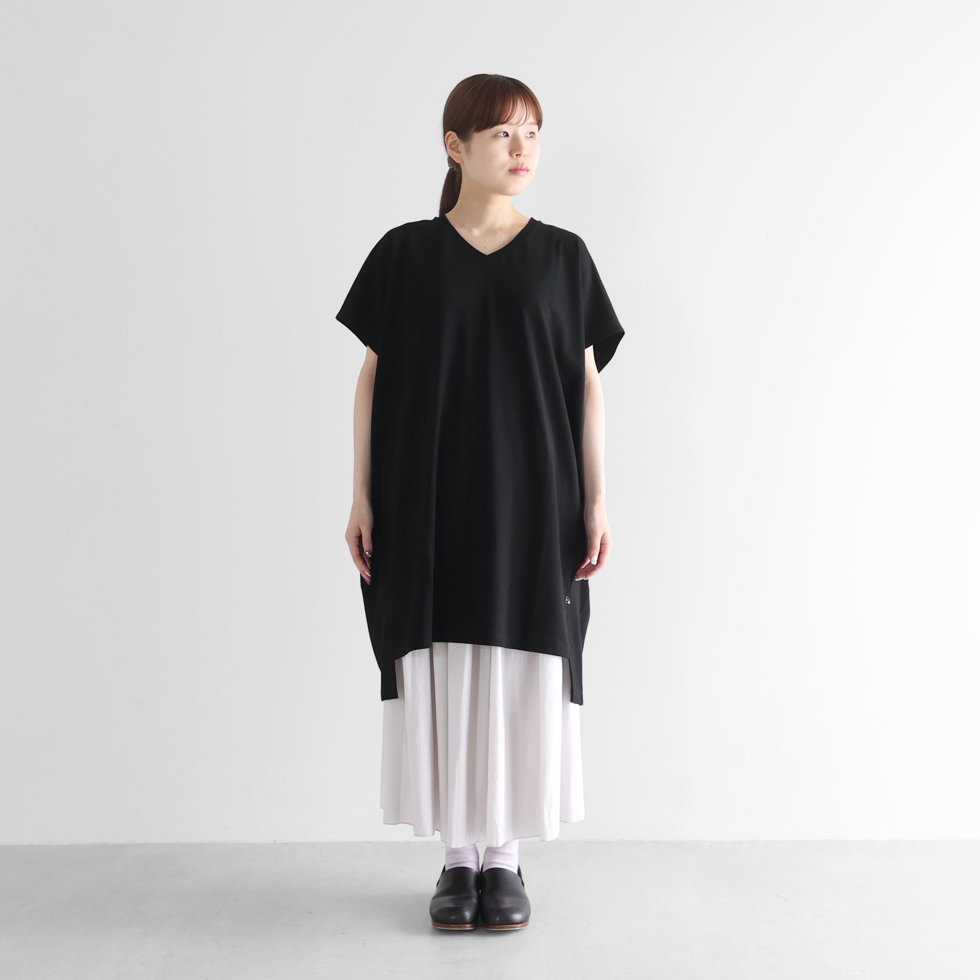 ［HUIS in house］綿麻天竺半袖Vネックワンピース【レディス】CS303