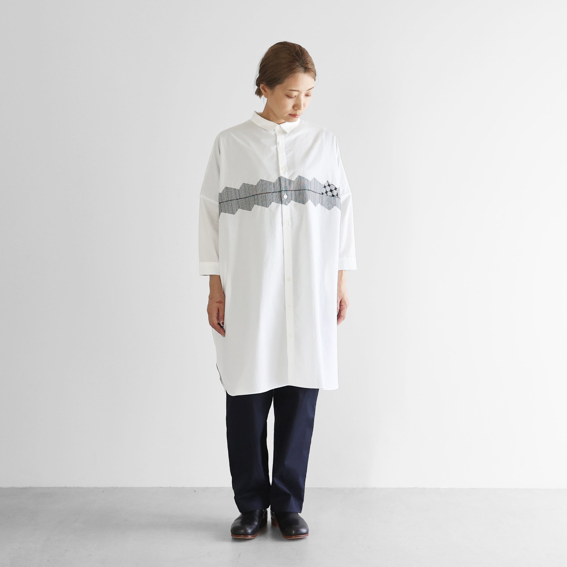 オーガニックコットン刺繍ロングシャツ【ユニセックス】004EM