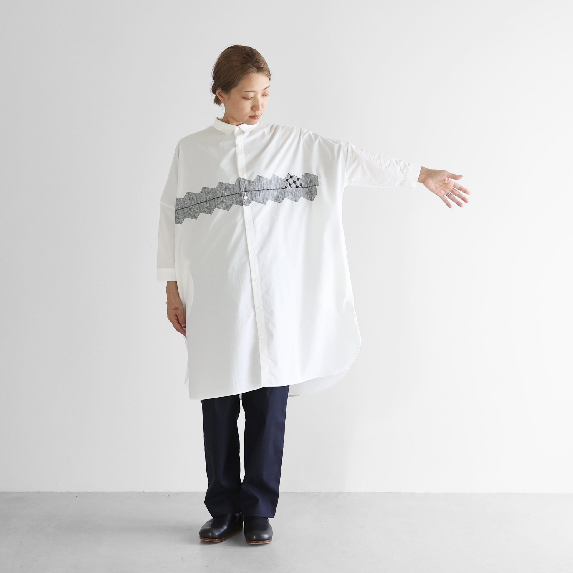 オーガニックコットン刺繍ロングシャツ【ユニセックス】004EM