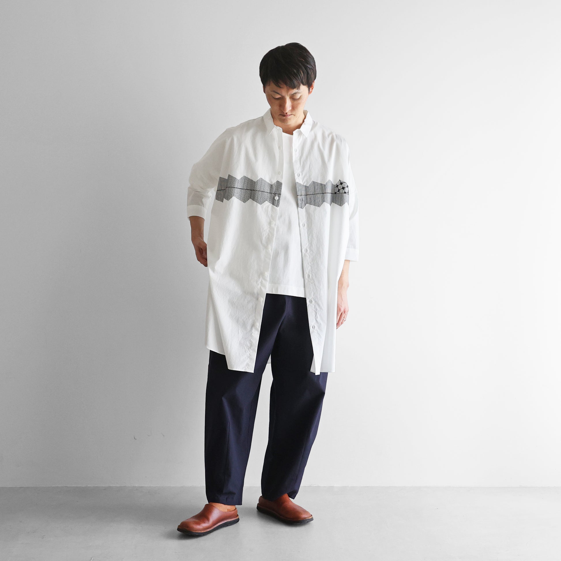 オーガニックコットン刺繍ロングシャツ【ユニセックス】004EM