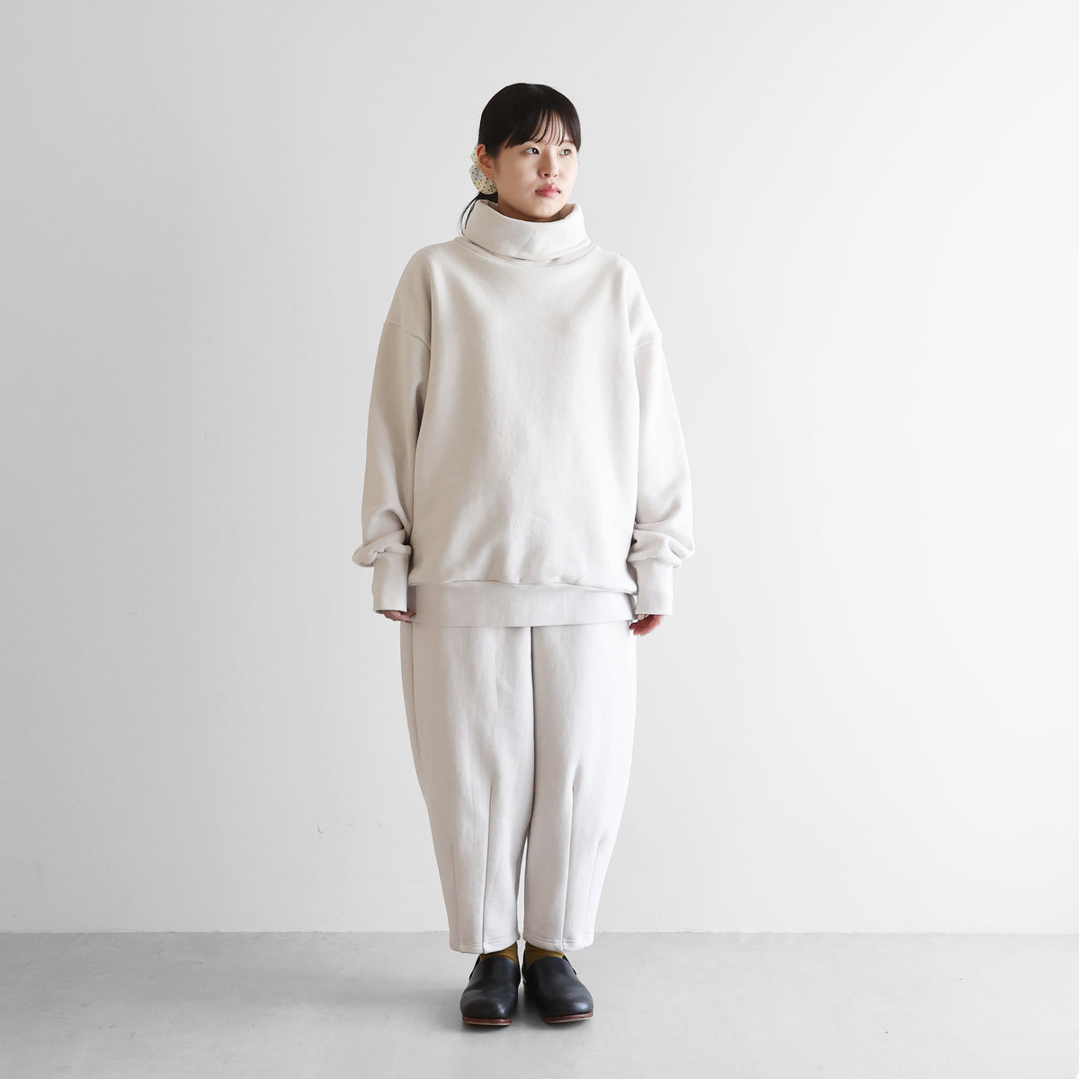 ［HUIS in house］SUVINスウェットタートルプルオーバー【ユニセックス】SW203
