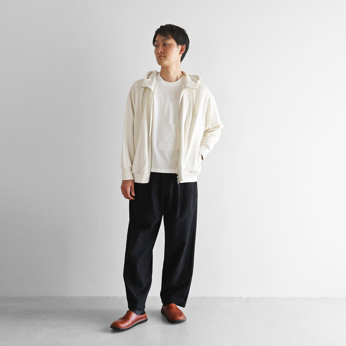 【暮らしのおへそ一田さん×HUISコラボ】おへそパーカ【ユニセックス】IHSW701