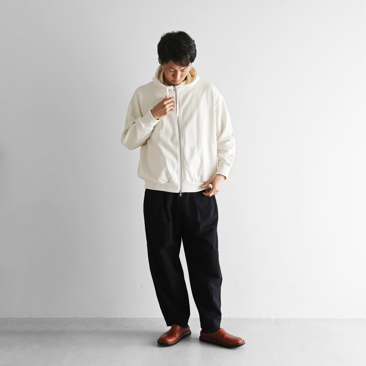 【暮らしのおへそ一田さん×HUISコラボ】おへそパーカ【ユニセックス】IHSW701