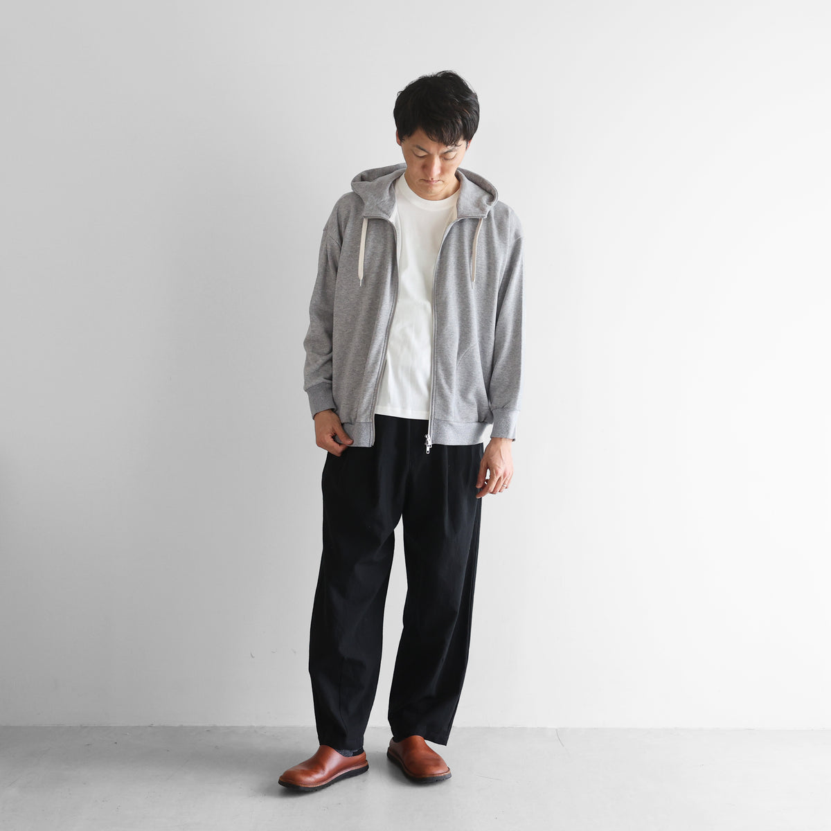 【暮らしのおへそ一田さん×HUISコラボ】おへそパーカ【ユニセックス】IHSW701