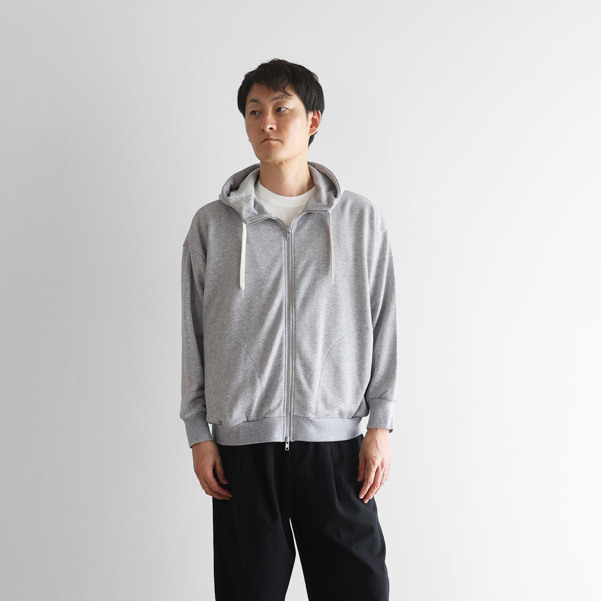 【暮らしのおへそ一田さん×HUISコラボ】おへそパーカ【ユニセックス】IHSW701