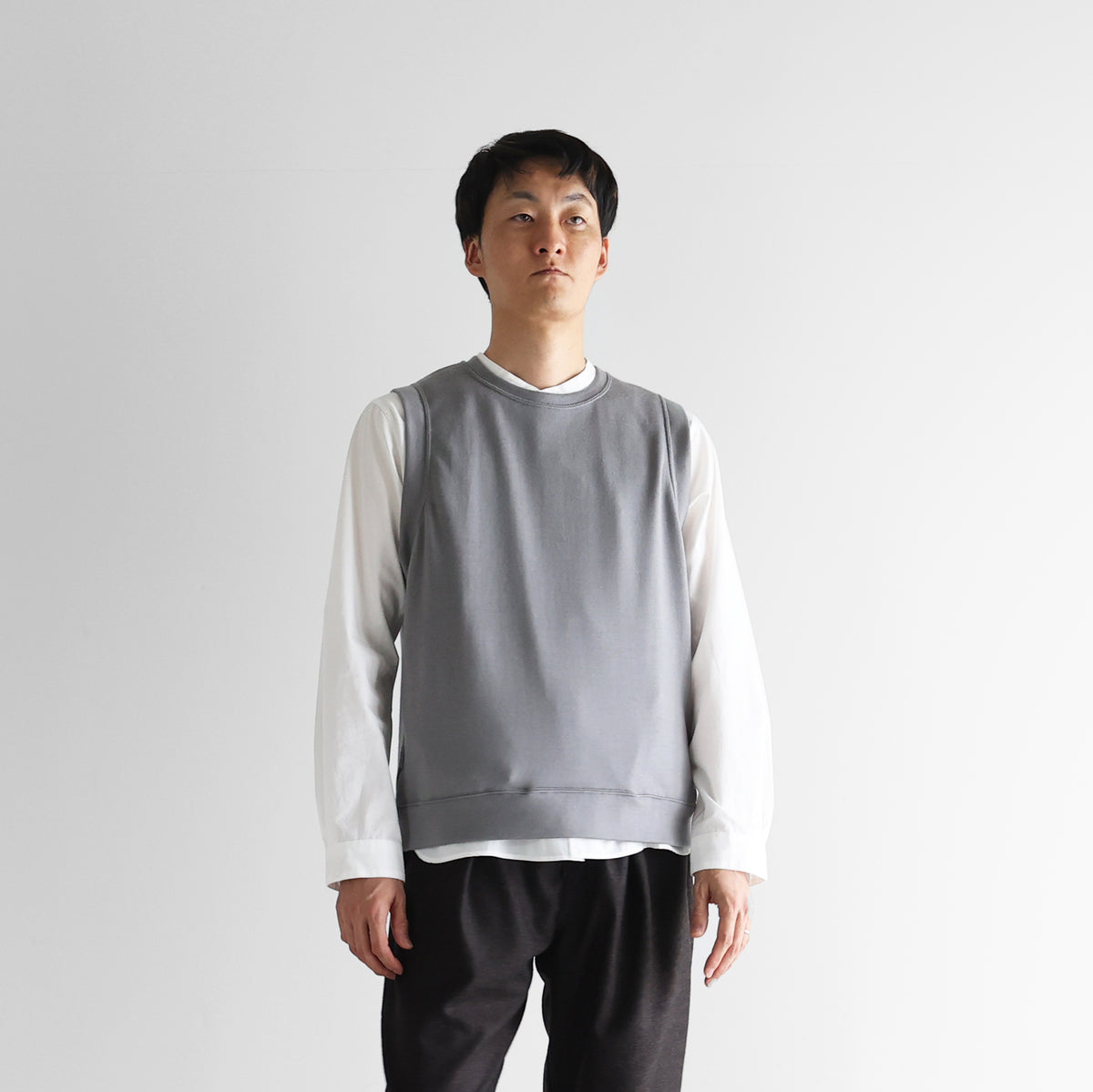 ［HUIS in house］メリノオプティモウォッシャブルウールスウェットポケットベスト【ユニセックス】SW601