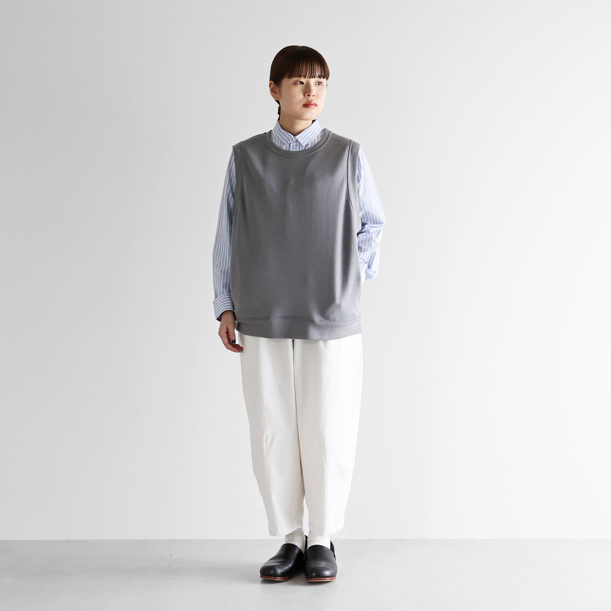 ［HUIS in house］メリノオプティモウォッシャブルウールスウェットポケットベスト【ユニセックス】SW601