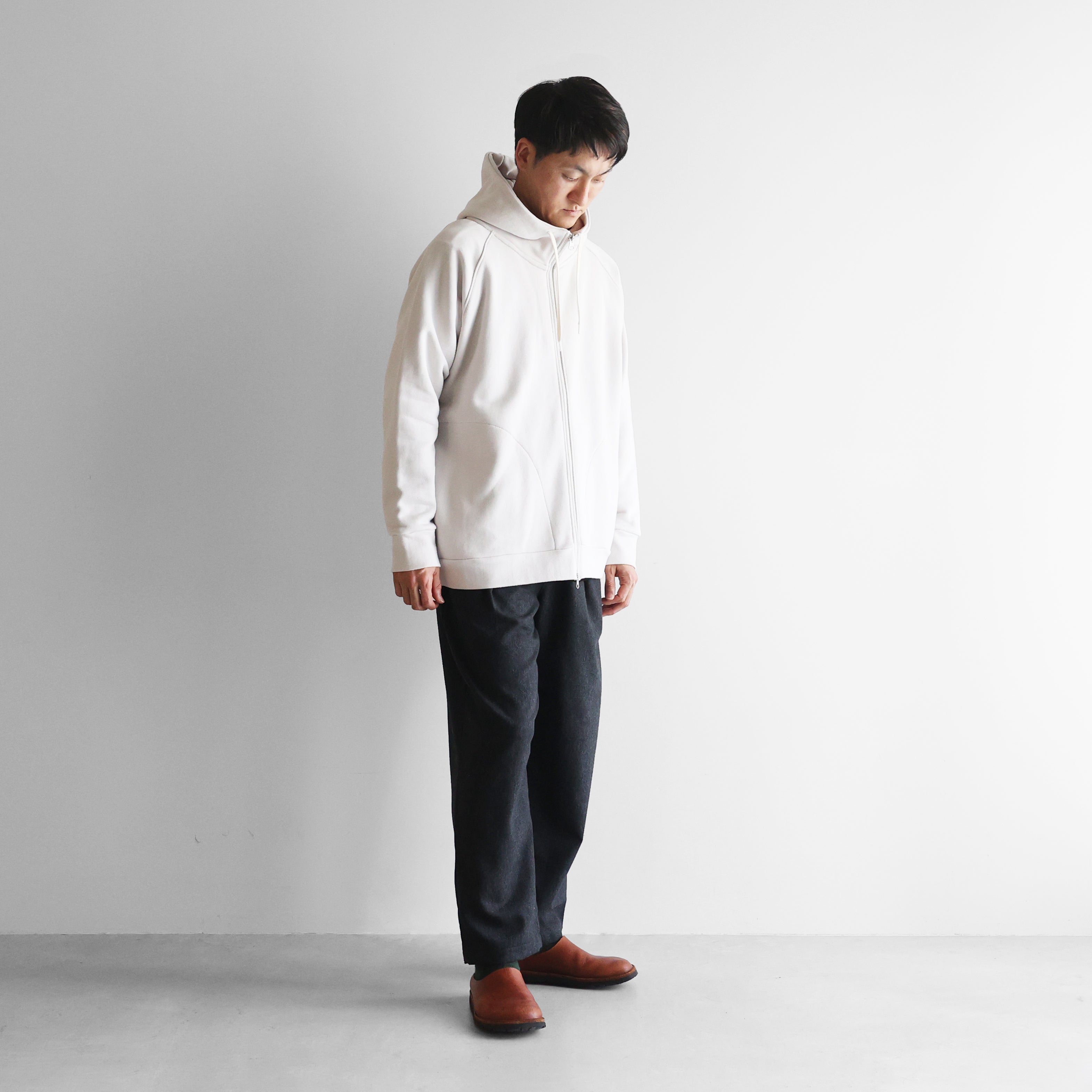 HUIS in house］SUVINスウェットジップパーカーL【ユニセックス