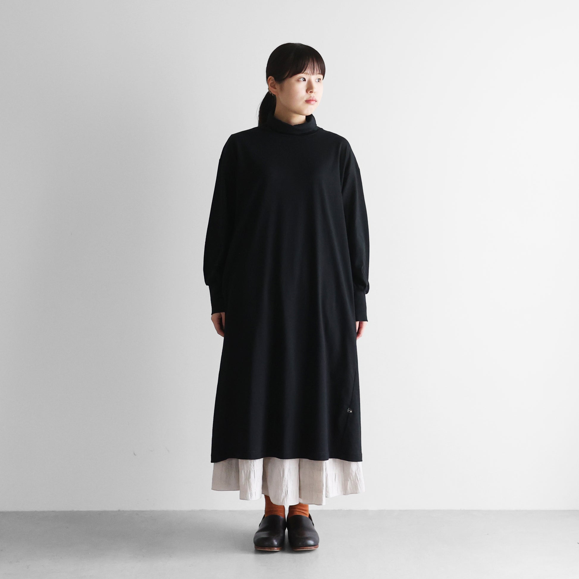 ［HUIS in house］SUVIN COTTONタートルネックワンピース【レディス】CS306
