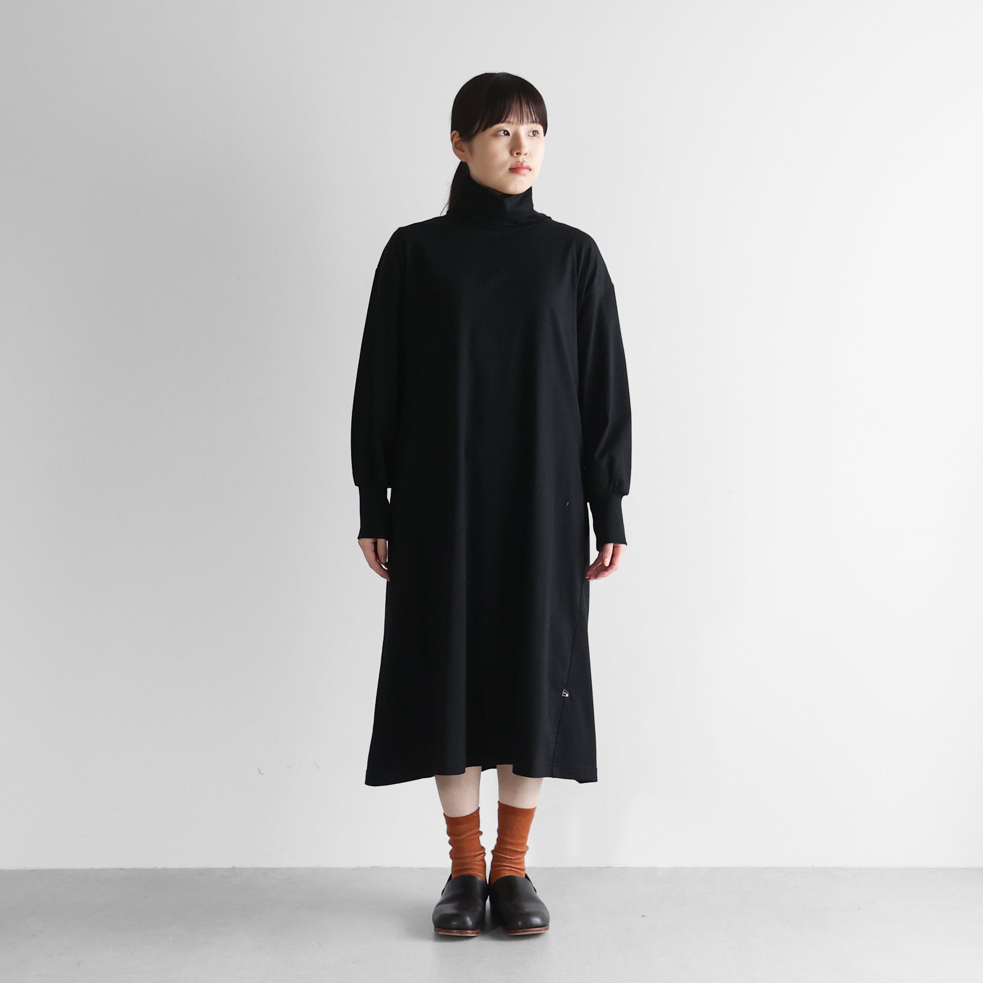 ［HUIS in house］SUVIN COTTONタートルネックワンピース【レディス】CS306
