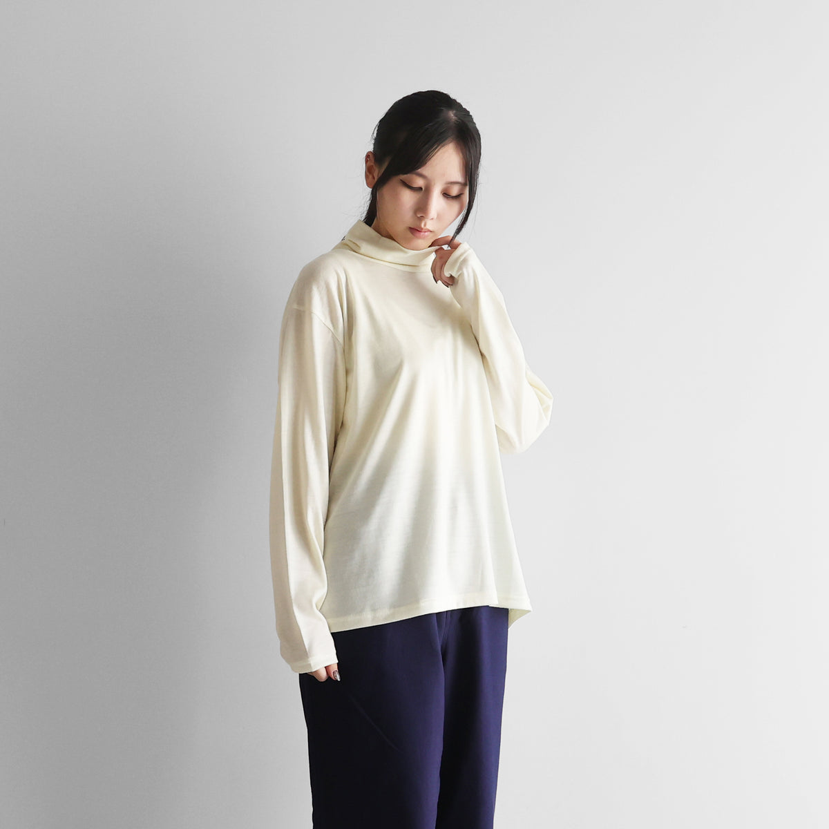 ［HUIS in house］メリノオプティモウォッシャブルウール天竺長袖ゆるタートルネックカットソー【ユニセックス】CS204