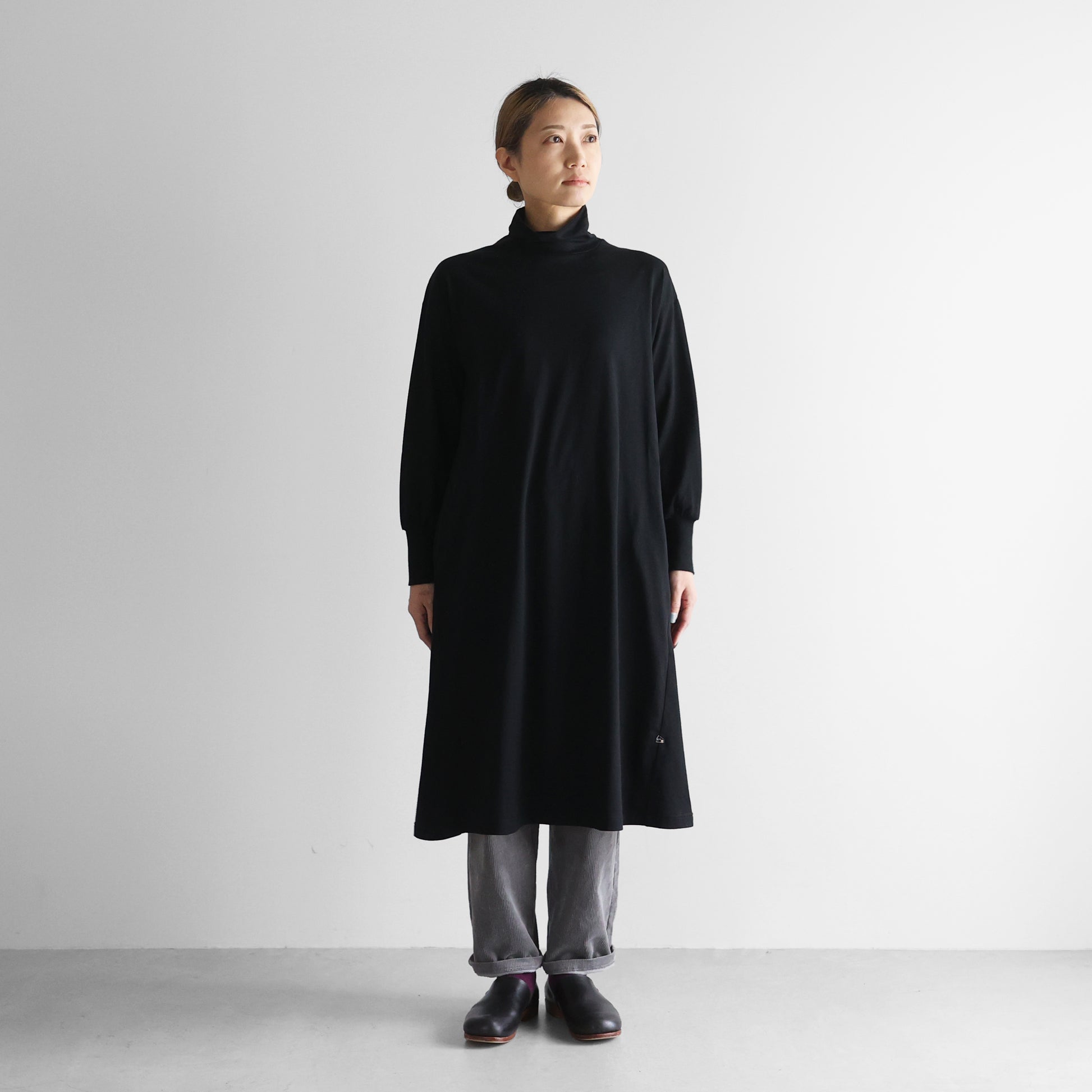 ［HUIS in house］SUVIN COTTONタートルネックワンピース【レディス】CS306