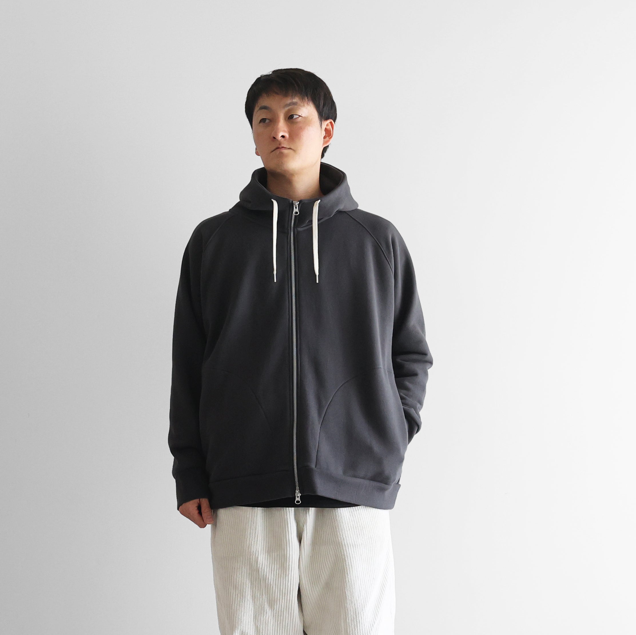 HUIS in house］SUVINスウェットジップパーカーL【ユニセックス
