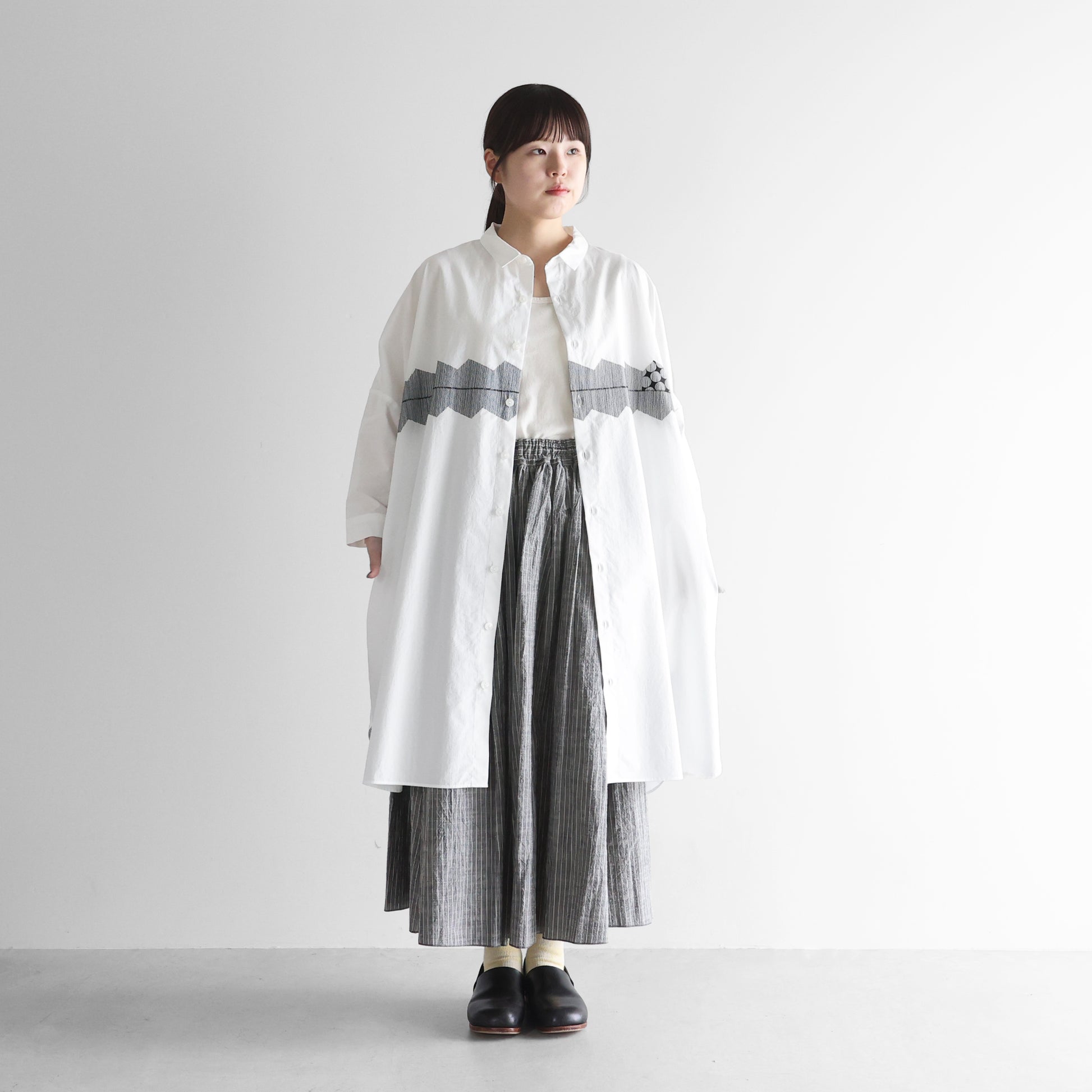 オーガニックコットン刺繍ロングシャツ【ユニセックス】004EM