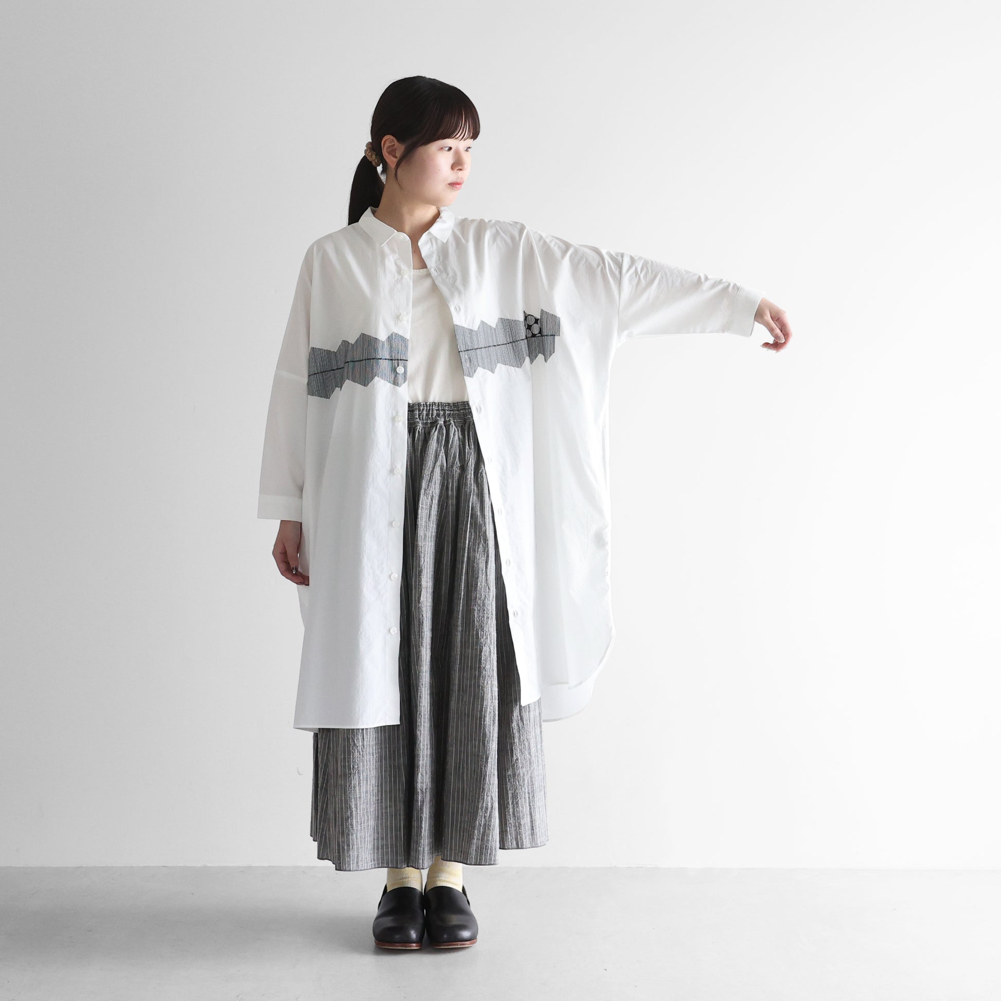 オーガニックコットン刺繍ロングシャツ【ユニセックス】004EM