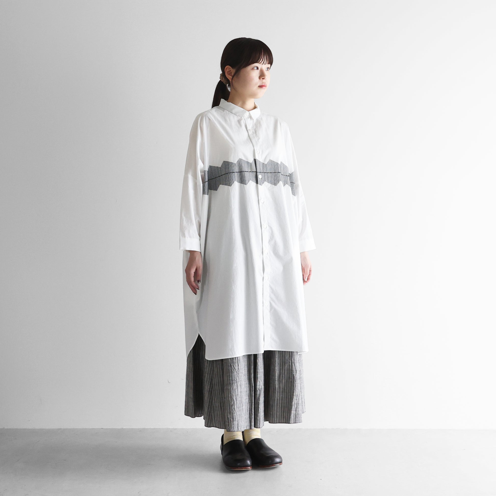 オーガニックコットン刺繍ロングシャツ【ユニセックス】004EM