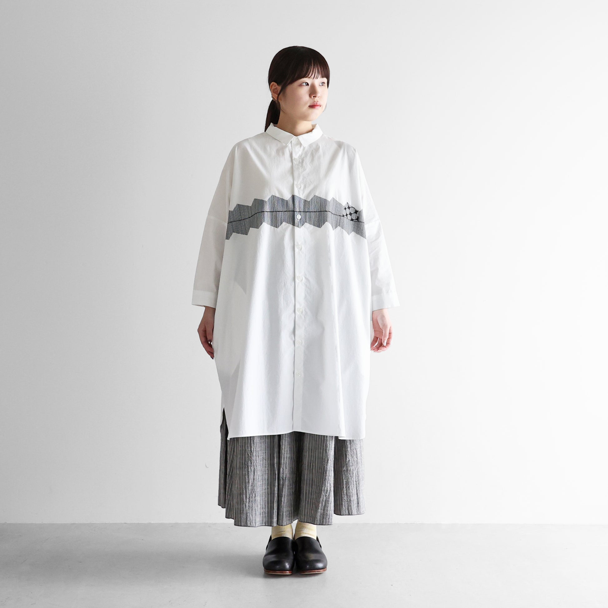 オーガニックコットン刺繍ロングシャツ【ユニセックス】004EM