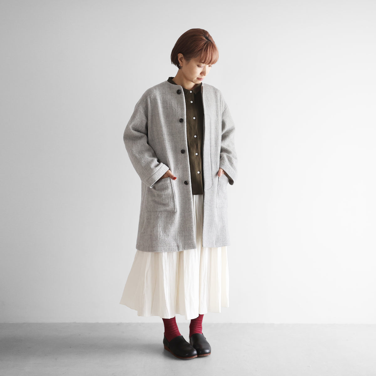 “HUIS×尾州”縮絨リファインウールノーカラーミドルコート【ユニセックス】324